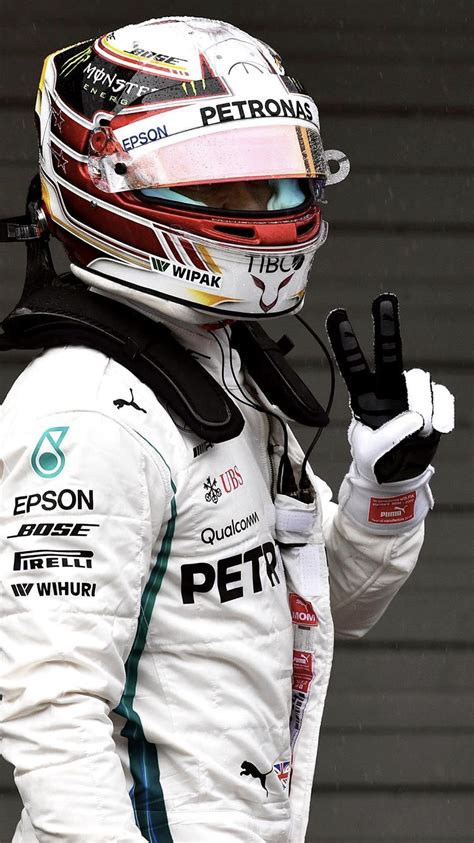 lewis hamilton takes the pole at the japanese gp 2018 photo by sutton images suttonimages