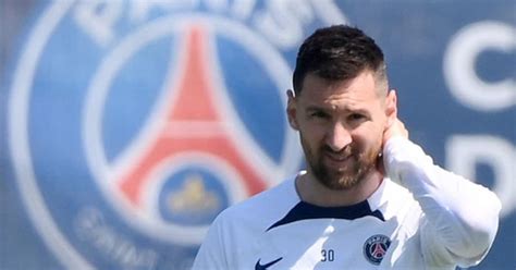 lionel messi wants to return to barcelona confirms his father fans await homecoming after psg exit