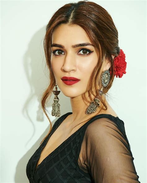 Kriti Sanon Photoshoot Beautiful Actresses Bollywood Hot Sex Picture