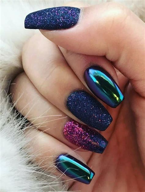 * puede compartir imágenes diseños de uñas acrilicas en las redes sociales. uñas metalicas tornasoladas #mirrornails #chromenails # ...