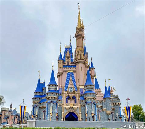 Heres How To Take The Perfect Cinderella Castle Pictures In Disney