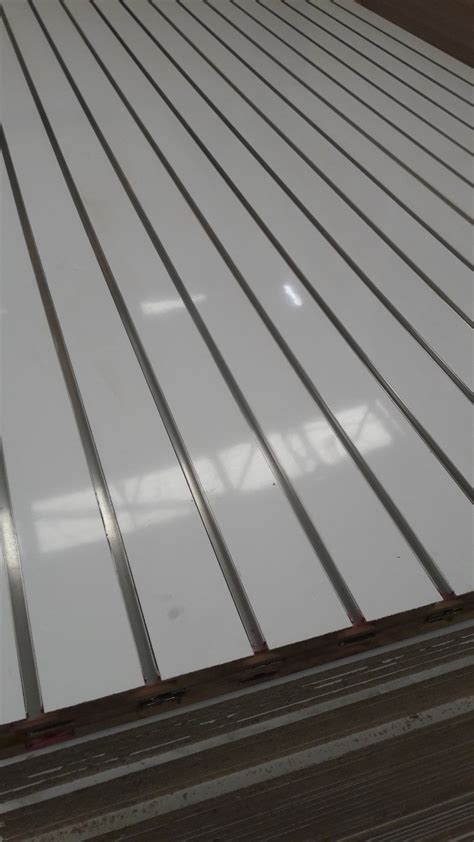 Panel Ranurado Con Inserto De Aluminio Exhibipanel 320000 En