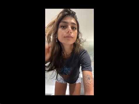 Mia Khalifa Shows Her Twerking Skills Youtube