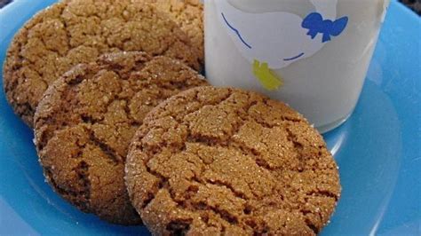 For an extra punch, top the freshly frosted italian cookies with chopped nuts or sprinkles. Wicklewood's Ginger Nut Biscuits (Gluten Free) | Recipe ...