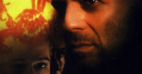 Here's how it's released on. 12 monos/Twelve Monkeys (1995) Dir.Terry Gilliam Reparto ...