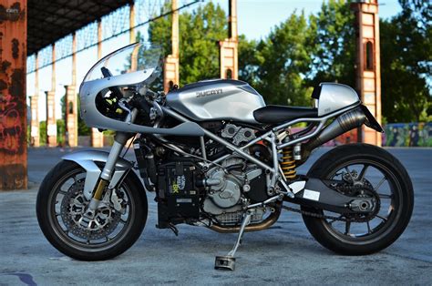 Il Ducatista Desmo Magazine Special Ducati 999 By Iamoto Factory