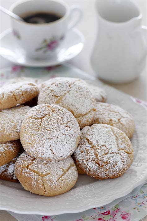 You can substitute an equal amount of vanilla bean paste for the vanilla extract to give the cookies little flecks of vanilla. Danish Butter Cookies | Lil' Cookie