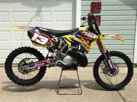 The '07 suzuki rm250 was awesome, dominating magazine shootouts and racetracks around the nation with unmatched performance and laser sharp handling. 2007 Suzuki RM 250 - Moto.ZombDrive.COM
