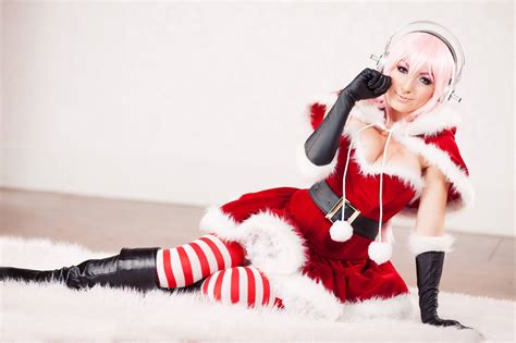 Christmas Cosplay To Put You In The Holiday Spirit Ezone Articles