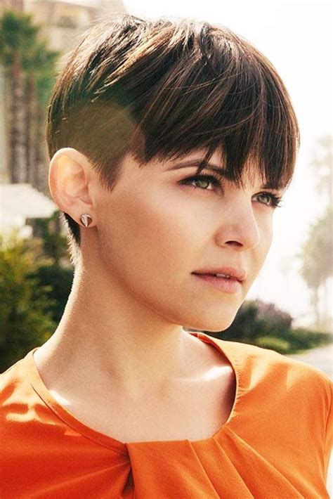 30 Best Short Hairstyles For Round Faces In 2021