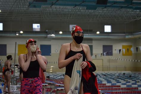Preps Notebook Lawrence High Girls Swim Wins Third Home Meet Of 2021