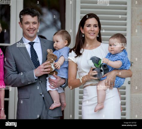 Il Principe Ereditario Frederik E La Principessa Mary Di Danimarca All