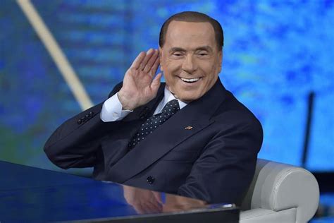 Nipotino in arrivo dal figlio luigi e dalla moglie federica fumagalli. Silvio Berlusconi (81) is terug, en de Italianen hebben er ...