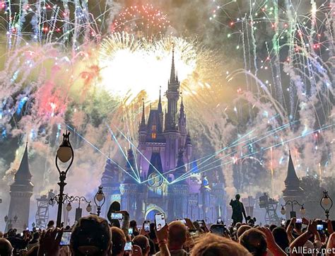Come With Us To See New Years Day Crowds In Disney World Allearsnet