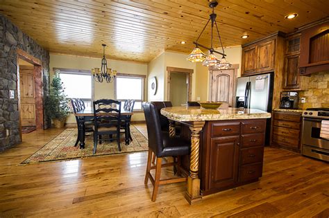 Katmandu şehir merkezine 2 km mesafedeki bu daire, boudhha semtinde yer almaktadır. Luxurious Century Lodge