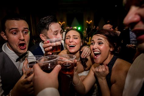 25 Utterly Crazy Wedding Party Photos After The First Dance