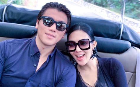 Lagu istri saleha mp4 kualitas terbaik dan paling enak didengar. Syahrini 'Istri Saleha' Asyik Ngobrol Bareng Pria Lain ...