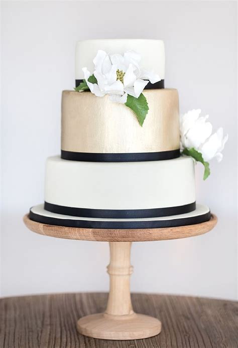 Find the perfect cake black and white stock photos and editorial news pictures from getty images. 49 Amazing Black and White Wedding Cakes | Deer Pearl Flowers