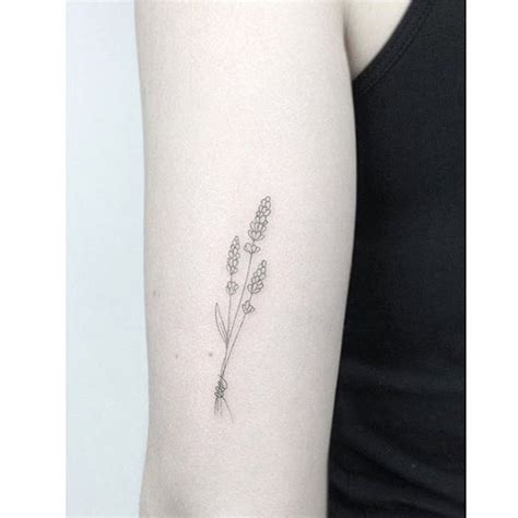 Mandala tattoos that wrap around the leg or arm don't have quite the same visual impact. Tattoo by @jakubnowicztattoo . Tag your photos with # ...