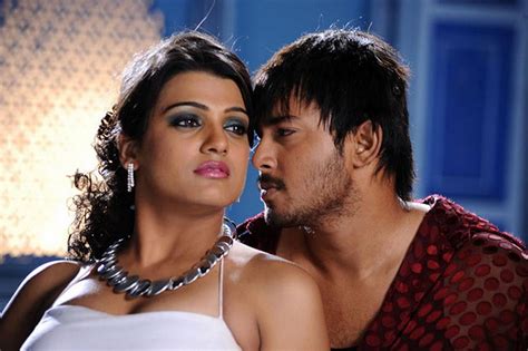 Thashu Kaushik Hot Wet Romantic Stills In Telugu Movie Telugu Abbai Gallery 2 Beautiful Indian