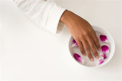 How To Remove Gel Nail Polish At Home Without Damaging Nails Allure