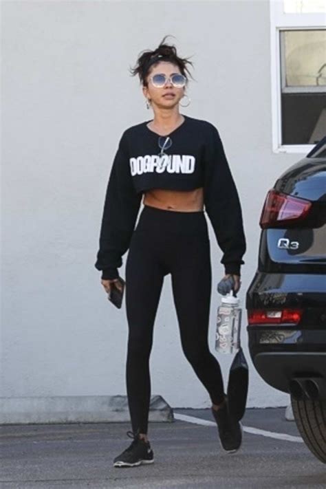 Sarah Hyland Flaunts Her Toned Abs As She Arrives For A Pilates Session
