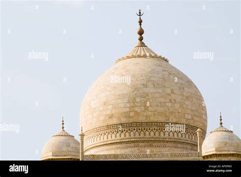 View Of The Taj Mahal Roof Agra India Stock Photo Alamy