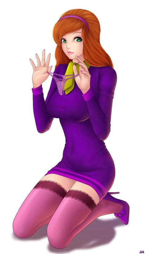 49 Hot Photos Of Daphne Blake From Scooby Doo That Are Sure To Attract