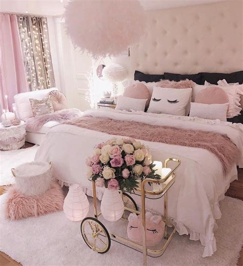 Pink Bedroom Decorating Ideas