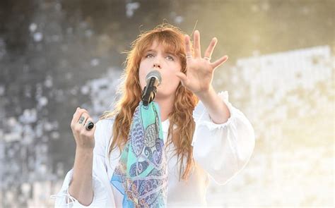 Florence And The Machine Replace Foo Fighters To Headline Glastonbury 2015 Glastonbury