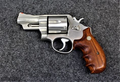 Smithandwesson Model 657 Lew Horton 3 Inch Barrel Round Butt Grip In 41