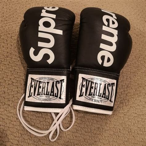 Supreme Boxing Gloves Boxing Gloves Everlast Supreme Accessories
