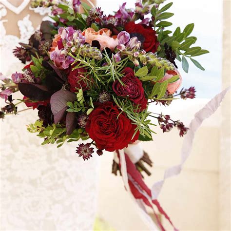 Red Wedding Bouquet Ideas 22 Romantic Red Wedding Bouquets These