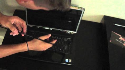 How To Replace A Screen On A Dell Inspiron 1545 Youtube