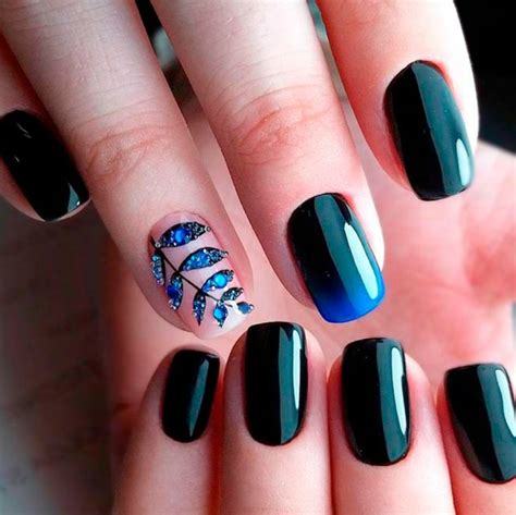 2 decoración de uñas en color azul rey. 1001 + ideas de diseños de uñas según las últimas tendencias