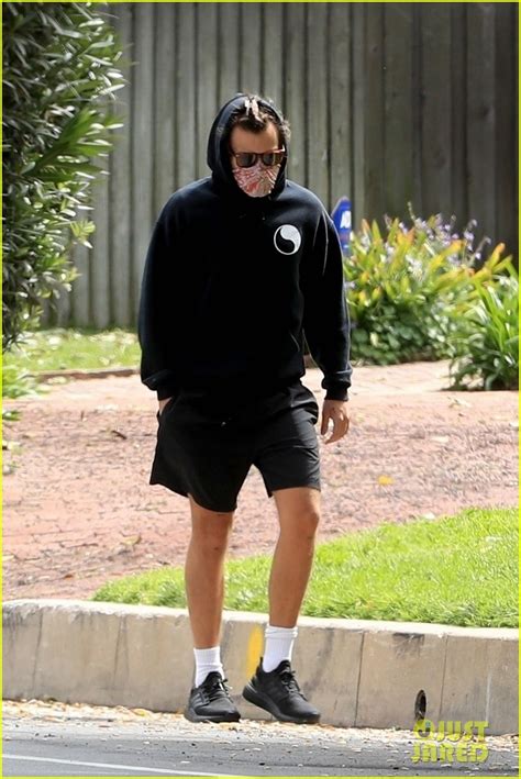 Photo Harry Styles Goes For Walk After Bumping Into Kendall Jenner 34 Photo 4453061 Just