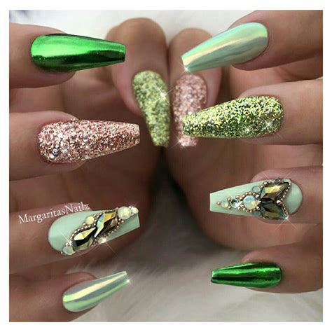 Because i know i'm not the only one prepping for march 17, i combed through insta to find the coolest saint patrick's day nail ideas. Pinterest @IIIannaIII (With images) | Glitter nail art ...