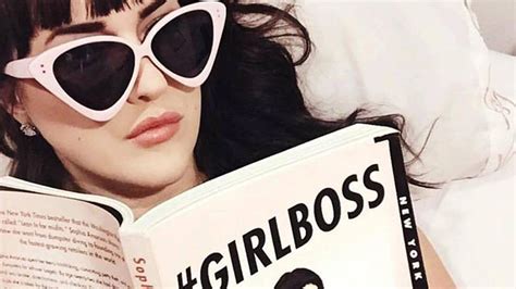 100 Girl Boss Wallpapers