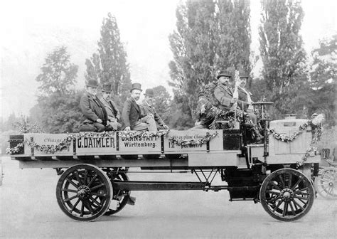 Der Erste Lkw Der Welt Wird Von Gottlieb Daimler Im Jahr 1896 GebautThe