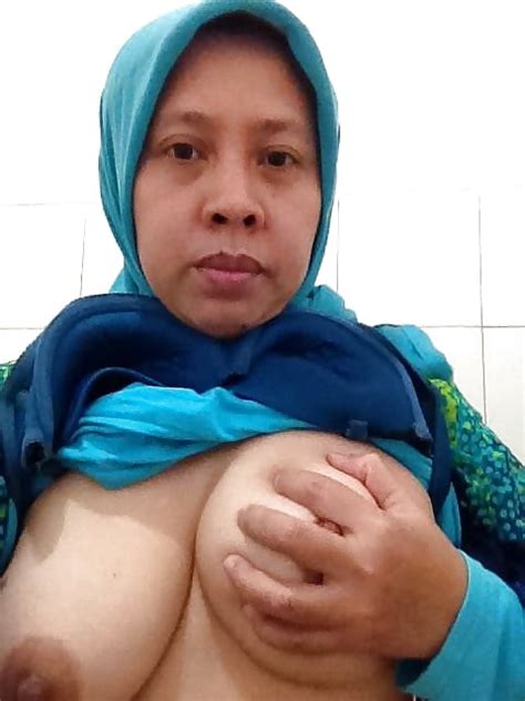 Indonesian Wiwi Tante Berjilbab Dari Tangerang Pics Free Hot Nude Porn Pic Gallery