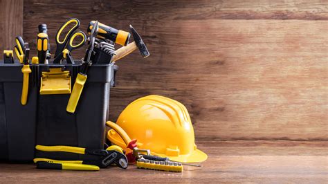 3 Basic And Advanced Tools And Equipment Used By Construction Workers Build Magazine