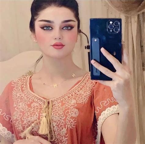 Pin By نونو On نونو Beautiful Girl Video Beautiful Women Pictures