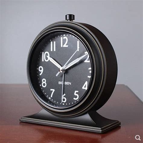 European Retro Alarm Clock Silent Bedside Simple Desktop Clock