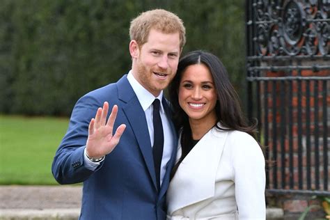 Le couple rapporte que la fille pèse 7 livres 11 onces (environ 3,49. Prince Harry And Meghan Markle Relationship A To Z: How It ...
