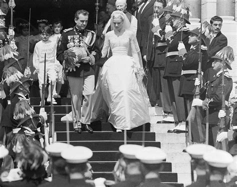 Looking Back On Grace Kelly And Prince Rainiers Wedding Photos