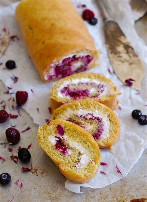 Glutenfri Rulltårta Med Hallon Baka Sockerfritt Recept För Diabetiker Sockerfria Recept Recept