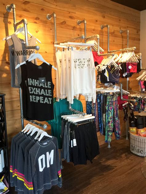 39 Diy Retail Display Ideas From Clothing Racks To Signage Clothing