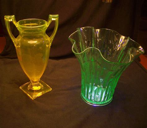 collectibles vintage antique uranium vaseline glass ultraviolet blacklite glow demonstration hd