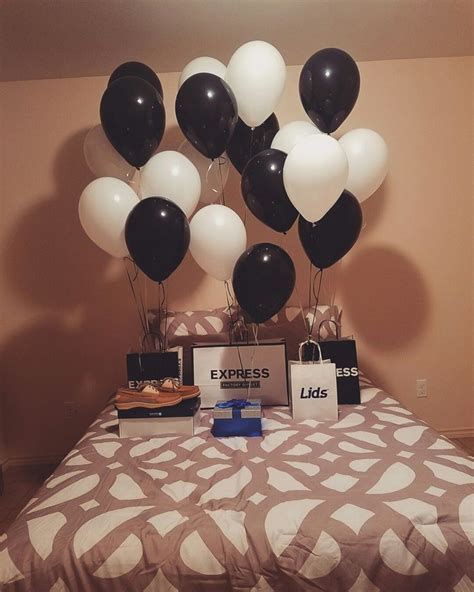 Here is a great gift idea for boyfriend that he will treasure. Cumpleaños #23 de mi esposo ️😍 Bedroom surprise for him # ...
