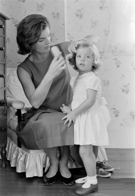 Jacqueline And Caroline Jacqueline Kennedy Jackie Kennedy Caroline